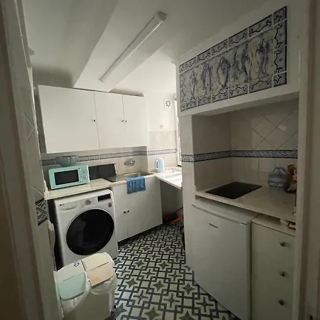 Downtown Alfama Fado *